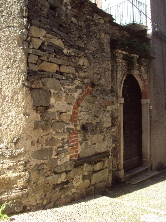 All'Ombra dell'Antica Pietra Orta San Giulio Esterno foto
